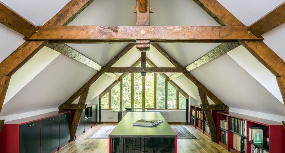 optimisez l’espace de votre maison grâce à l’aménagement des combles. découvrez nos conseils et idées pour transformer vos combles en pièce à vivre fonctionnelle et lumineuse.