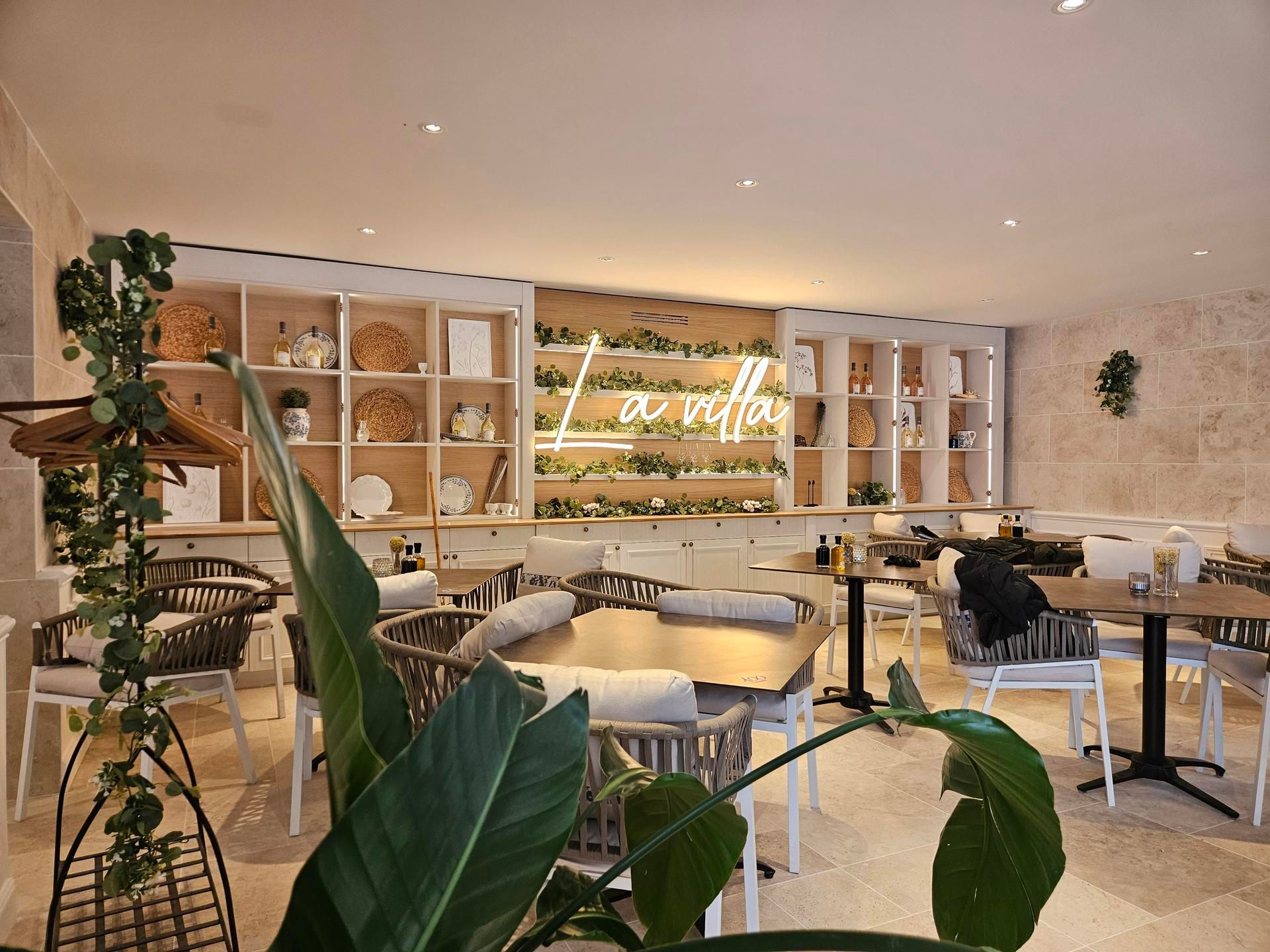 trouvez un architecte d'intérieur à paris 20 pour des aménagements sur mesure. conseils, rénovation, décoration et optimisation de votre espace par un professionnel qualifié.