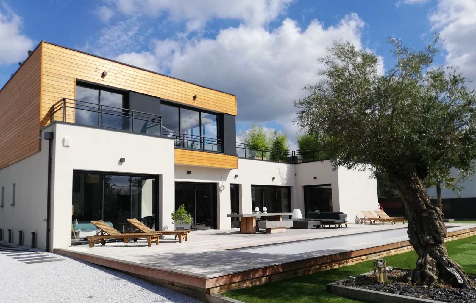 découvrez comment estimer le budget nécessaire pour rénover une maison de 200m2. conseils, coûts moyens et astuces pour optimiser vos dépenses et réussir votre projet de rénovation.