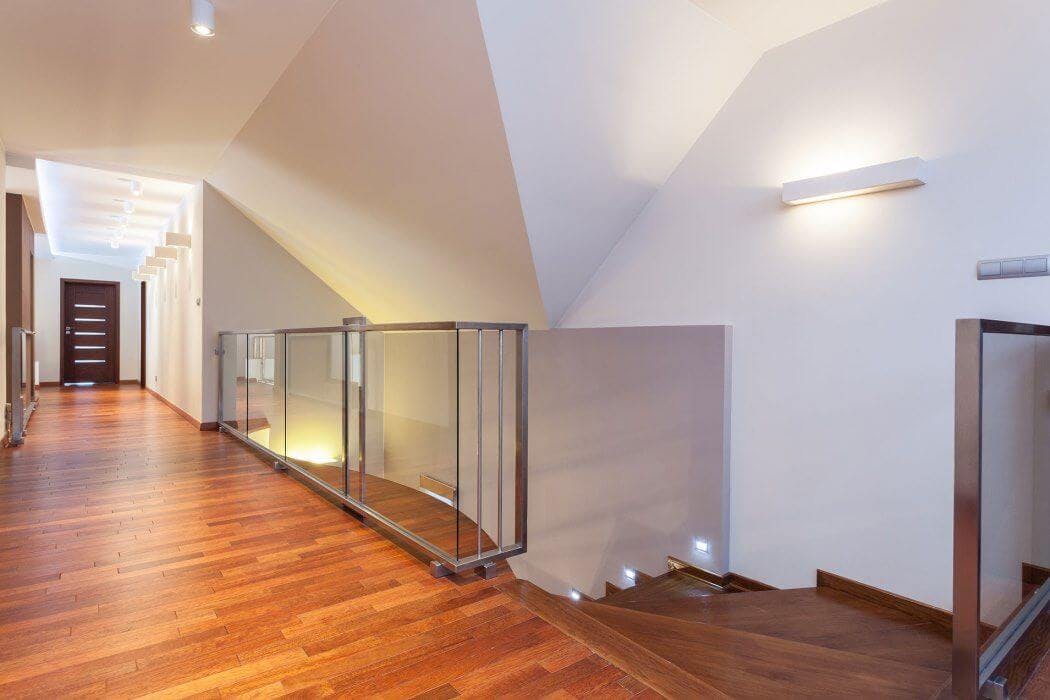 aménagez vos combles de 60m2 : idées, conseils et astuces pour optimiser l'espace, améliorer l'isolation et valoriser votre intérieur. découvrez comment transformer vos combles en pièce à vivre fonctionnelle et confortable.