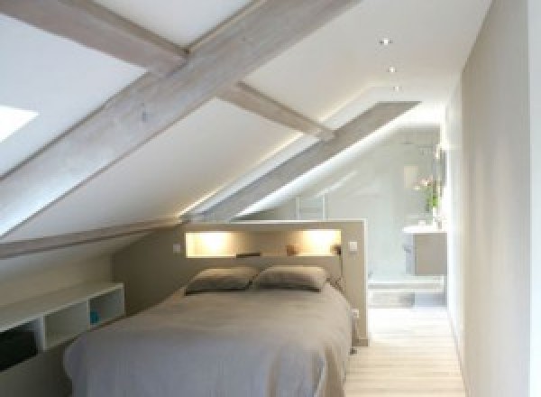 découvrez comment optimiser et aménager des combles de 60m2. idées d’aménagement, conseils déco et estimation des travaux pour transformer votre espace sous toit en pièce à vivre confortable.