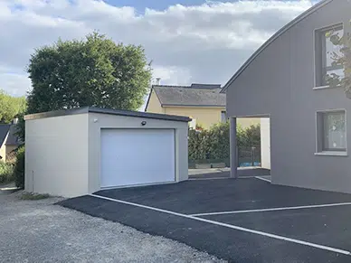 découvrez tout ce qu'il faut savoir sur le coût d'un garage : prix de construction, frais d'entretien, facteurs influençant le tarif et conseils pour estimer votre budget.
