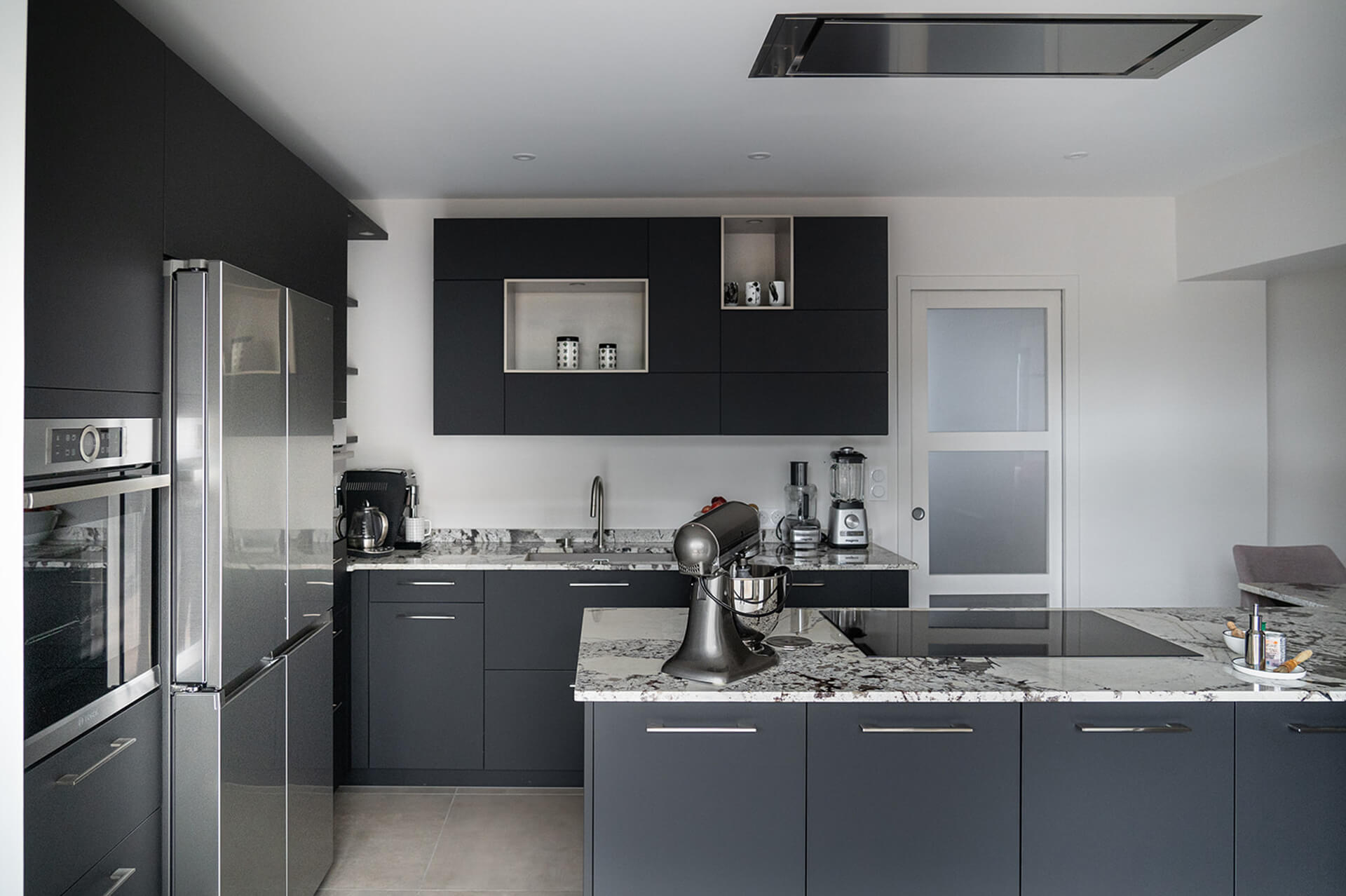 découvrez les tendances et astuces de la cuisine moderne : designs épurés, matériaux innovants et aménagements pratiques pour une pièce à la fois élégante et fonctionnelle.