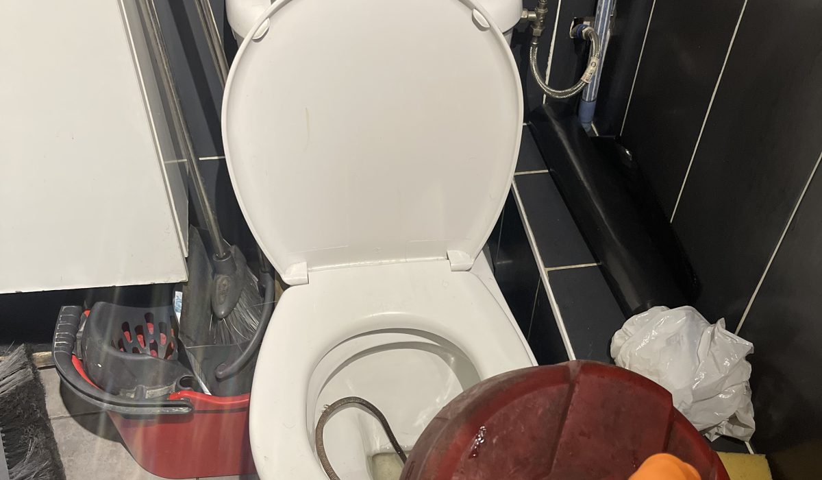 besoin d’un débouchage wc à houssaye-en-brie ? intervention rapide et efficace pour toilettes bouchées, avec équipements professionnels et tarifs transparents. contactez-nous dès maintenant !