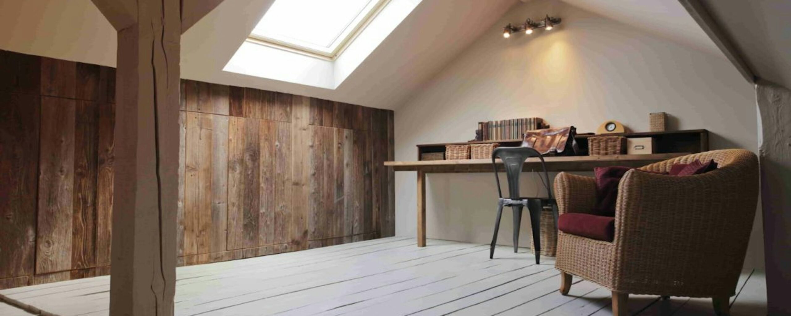 obtenez un devis gratuit pour l’aménagement de vos combles. transformez votre espace sous toiture en pièce habitable sur-mesure grâce à nos experts. rapide, personnalisé et sans engagement !