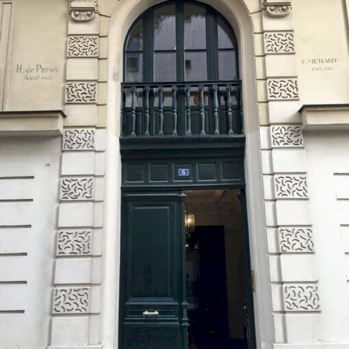 spécialistes des finitions de rénovation dans le 19e arrondissement de paris, nous vous proposons des services de qualité pour sublimer votre intérieur : peinture, revêtements, menuiserie et plus encore.
