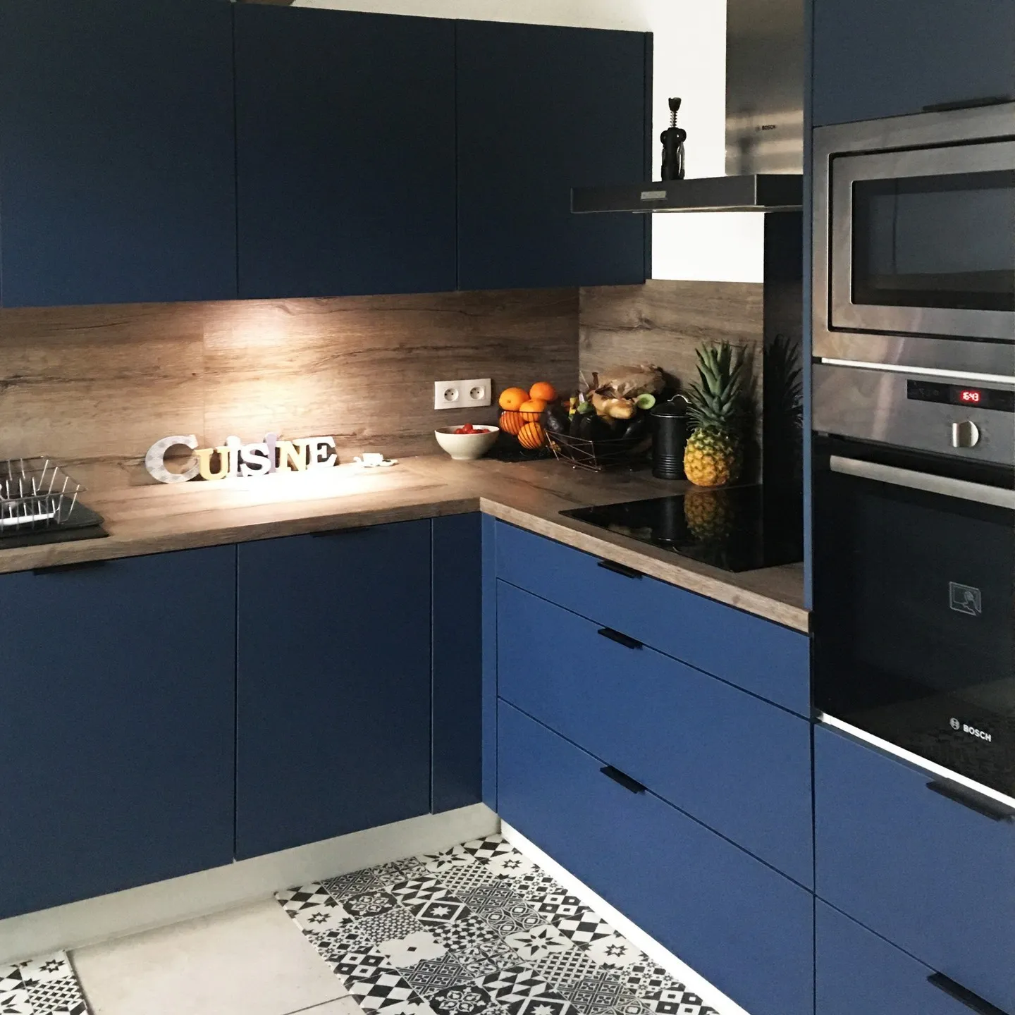 découvrez comment harmoniser vos électroménagers avec le style de votre cuisine pour un espace esthétique, pratique et moderne. astuces, conseils et inspirations pour une cuisine parfaitement coordonnée.