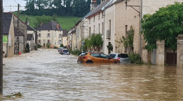 découvrez les dernières informations sur les inondations à châtillon : bilan des dégâts, interventions des secours, recommandations et évolution de la situation en temps réel.