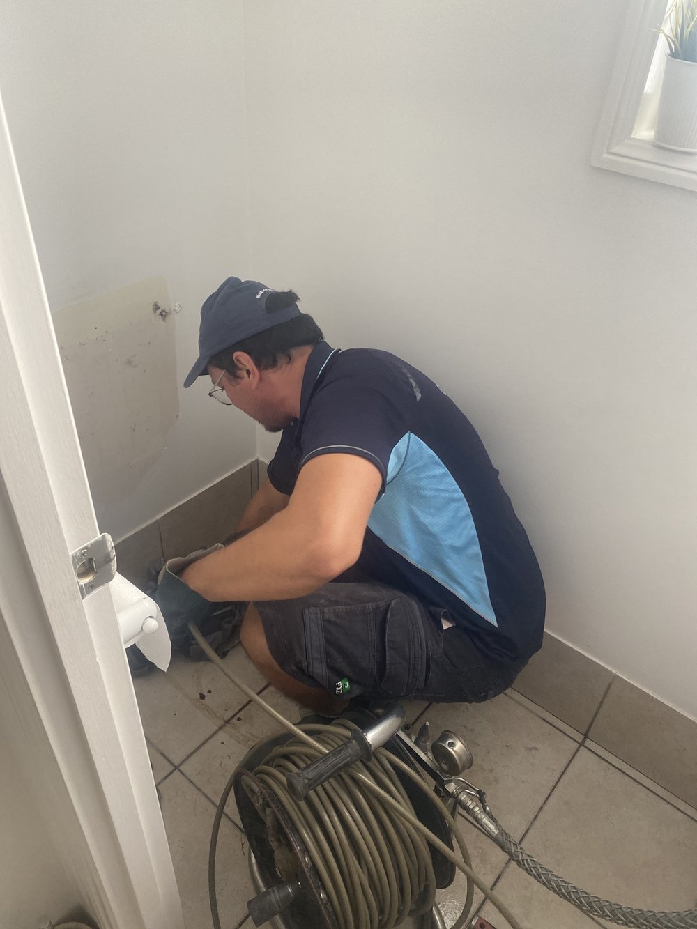 besoin d'un plombier à ville-d'avray ? découvrez nos services fiables de plomberie pour dépannages, installations et entretiens. intervention rapide et travail de qualité !