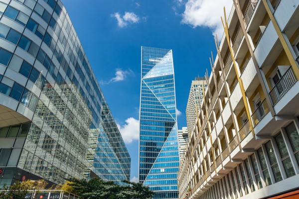 découvrez nos solutions d'électricité à courbevoie : installation, rénovation, dépannage et mise aux normes de vos projets électriques par des experts qualifiés.