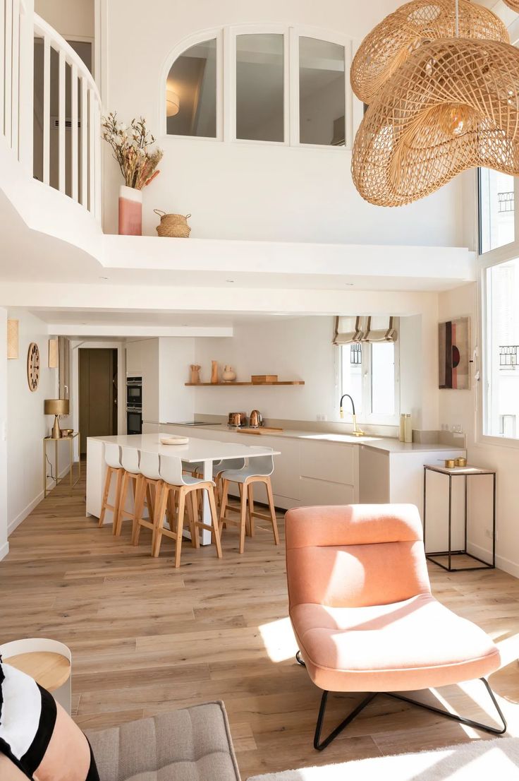 confiez la rénovation de votre appartement à paris 17 à des experts. solutions sur mesure, optimisation de l'espace et finitions haut de gamme pour sublimer votre intérieur.