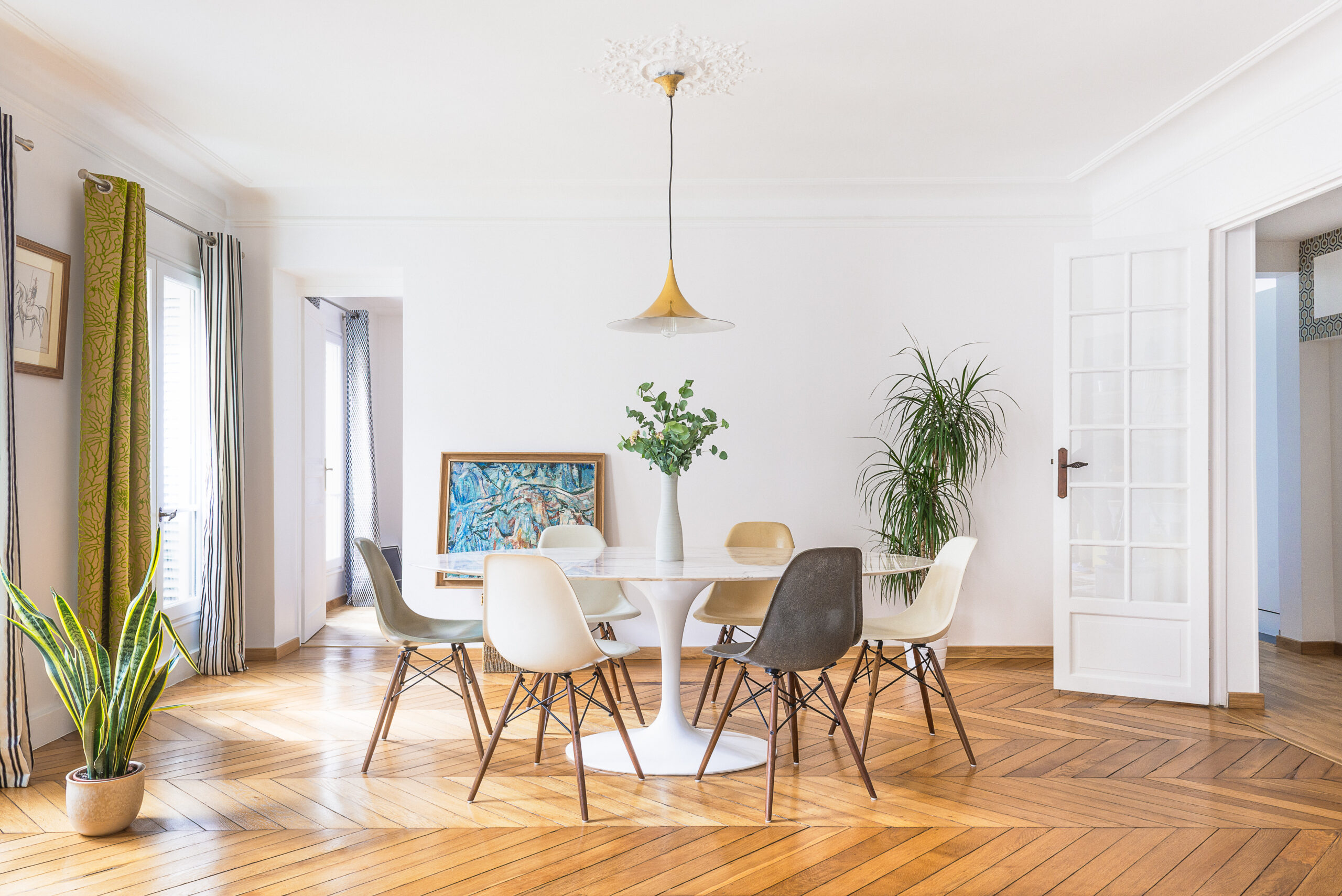 confiez la rénovation de votre appartement à paris à des experts pour un intérieur moderne, fonctionnel et sur mesure. devis gratuit, accompagnement personnalisé, finitions haut de gamme.