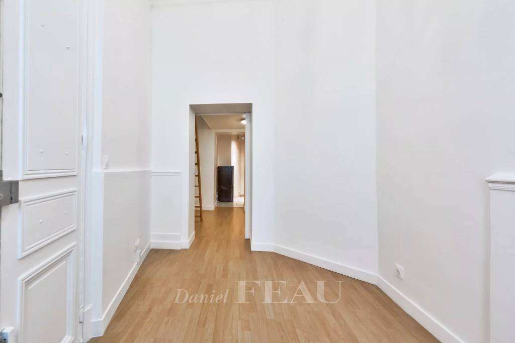 confiez la rénovation de votre appartement à paris 75009 à des experts qualifiés. profitez de conseils personnalisés et de solutions sur-mesure pour moderniser et valoriser votre bien.