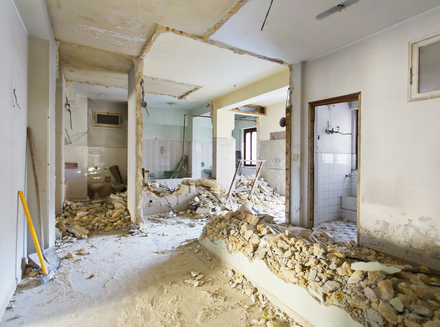 confiez la rénovation de votre appartement à des experts et transformez votre espace selon vos envies. conseils, astuces et prix pour un projet réussi !
