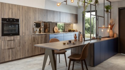 découvrez comment estimer le budget pour la rénovation de votre cuisine. conseils, astuces et solutions pour optimiser vos dépenses et réussir votre projet de rénovation selon vos besoins.