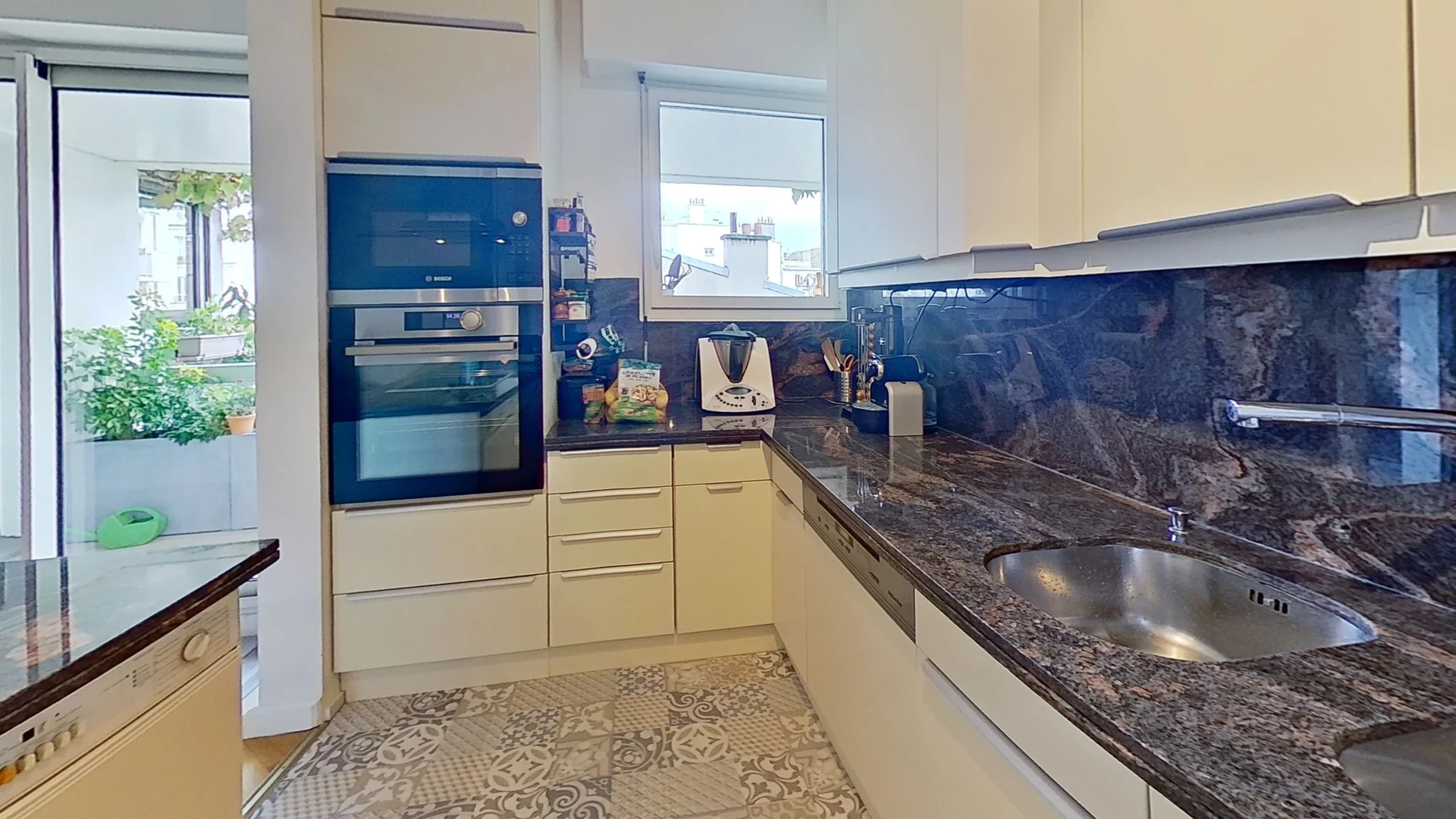confiez la rénovation de votre cuisine à paris à des experts qualifiés. modernisez votre espace avec des solutions sur mesure, des matériaux de qualité et un accompagnement personnalisé du projet à la réalisation.