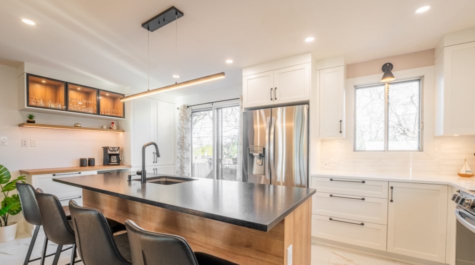 confiez la rénovation de votre cuisine à paris à des experts ! modernisez votre espace avec des solutions sur mesure, des matériaux de qualité et un accompagnement personnalisé. devis gratuit.