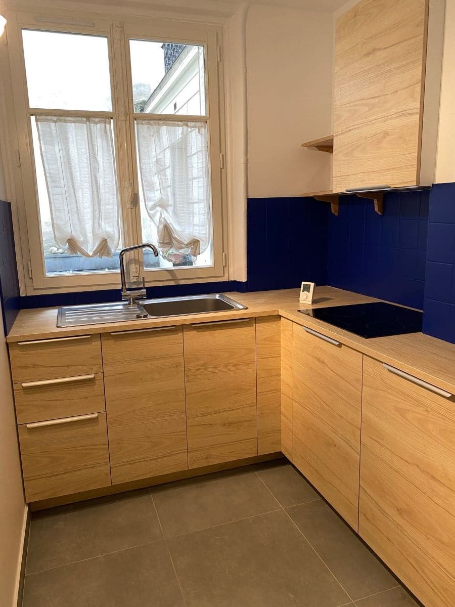 découvrez nos services de rénovation de cuisine à paris : conception sur-mesure, modernisation et optimisation de votre espace pour une cuisine fonctionnelle et élégante. demandez votre devis gratuit dès maintenant !