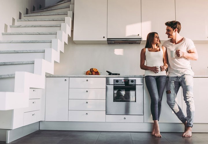 obtenez tous les conseils pour réussir la rénovation électrique de votre maison : mise aux normes, sécurité, budget, étapes et astuces pour un habitat fiable et performant.