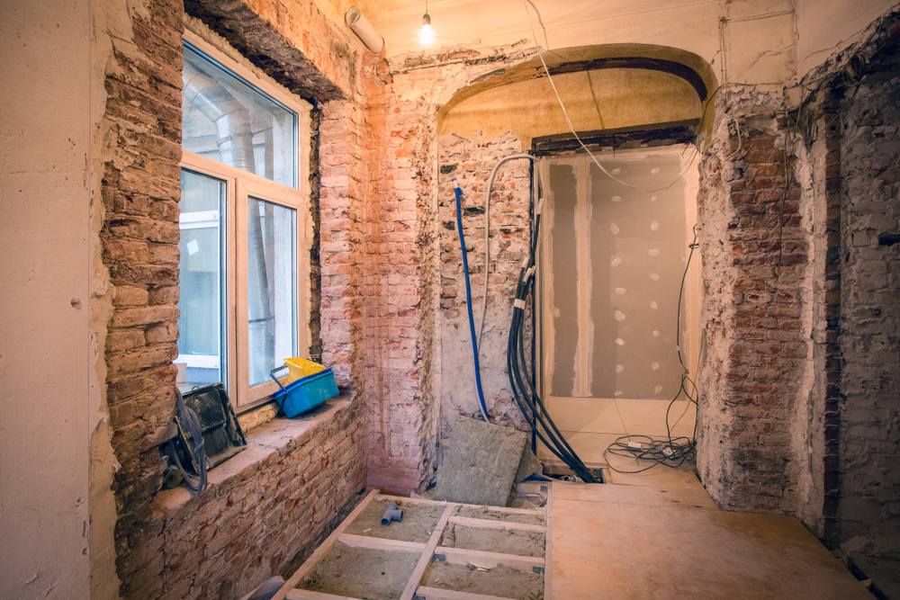 découvrez nos conseils et solutions pour la rénovation électrique d’une maison ancienne. sécurité, mise aux normes et modernisation : transformez votre installation électrique en toute sérénité.
