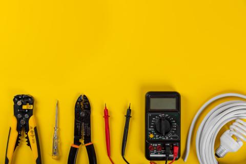 assurez la sécurité de votre habitation avec notre service de rénovation électrique sécurisée. bénéficiez d’une installation conforme, moderne et fiable pour protéger vos proches et vos biens.