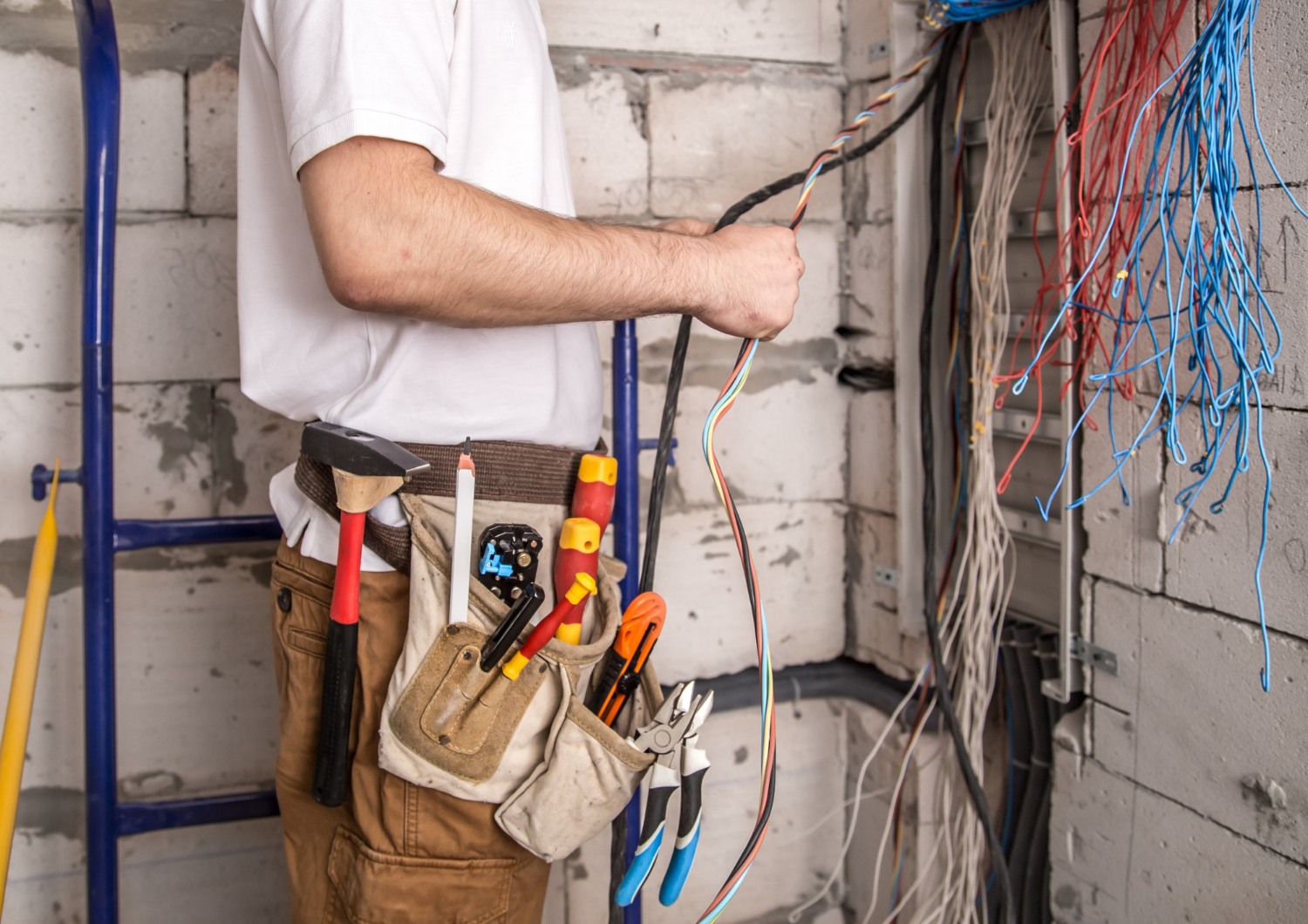 optez pour une rénovation électrique sécurisée afin de moderniser votre installation tout en respectant les normes actuelles. protégez votre foyer et bénéficiez d’un réseau électrique fiable et conforme.