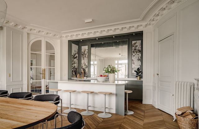 découvrez nos conseils et inspirations pour réussir votre rénovation haussmannienne : valorisez le charme et l’élégance de votre appartement tout en modernisant ses équipements et son confort.