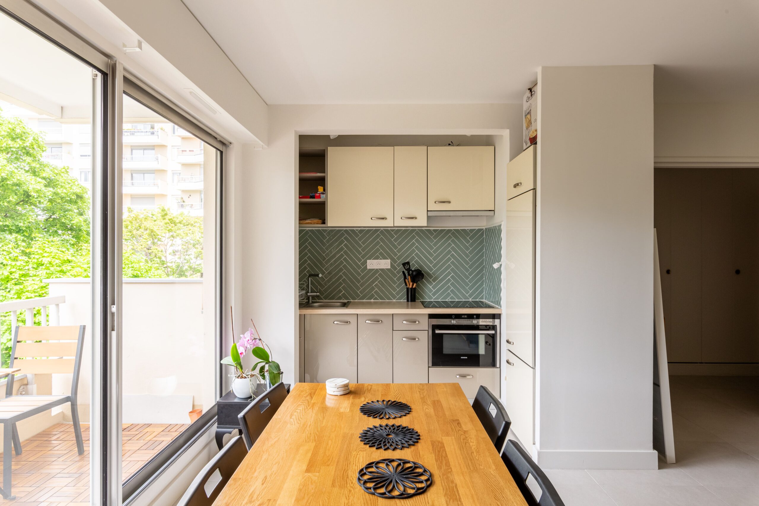 découvrez nos conseils et astuces pour une rénovation intérieure réussie : idées déco, choix des matériaux et solutions adaptées à vos besoins pour transformer votre intérieur en un espace moderne et confortable.