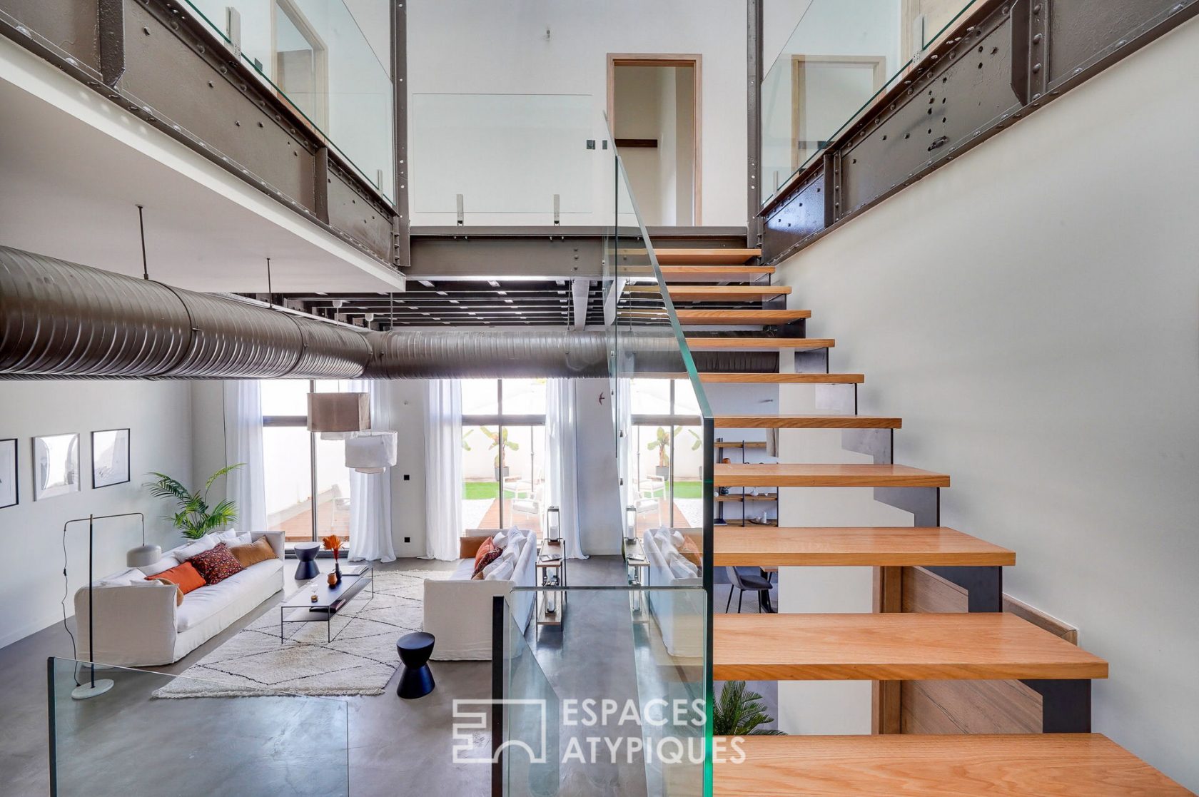 confiez la rénovation de votre loft à puteaux à des experts ! conseils personnalisés, travaux sur mesure et finitions de qualité pour transformer votre espace de vie.