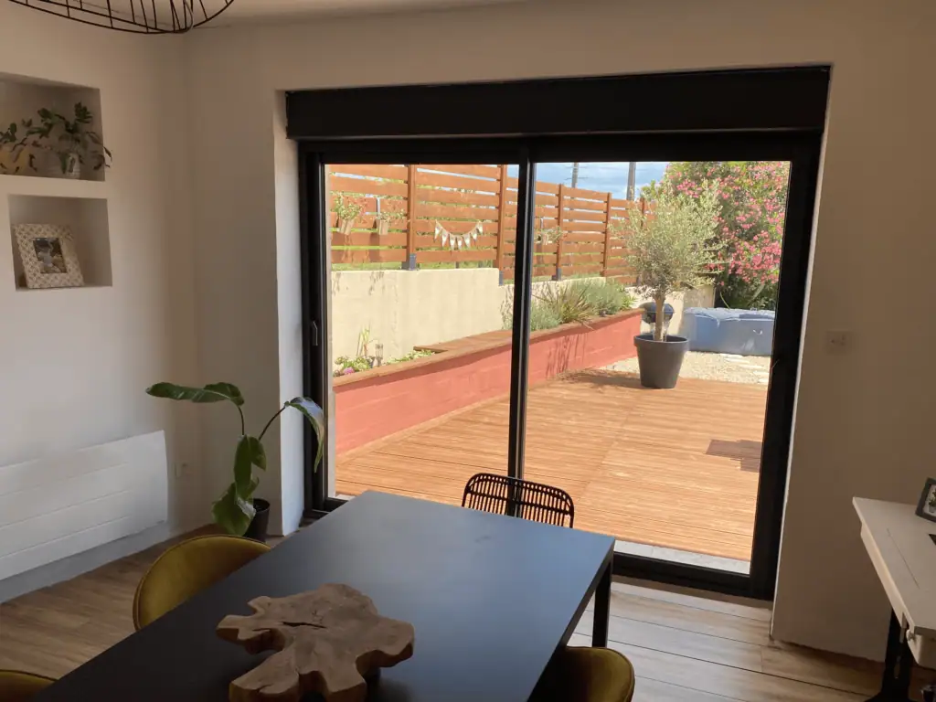 découvrez nos conseils et solutions pour réussir la rénovation de votre maison ancienne : restauration, aménagement intérieur, respect du cachet d'origine et optimisation du confort moderne.