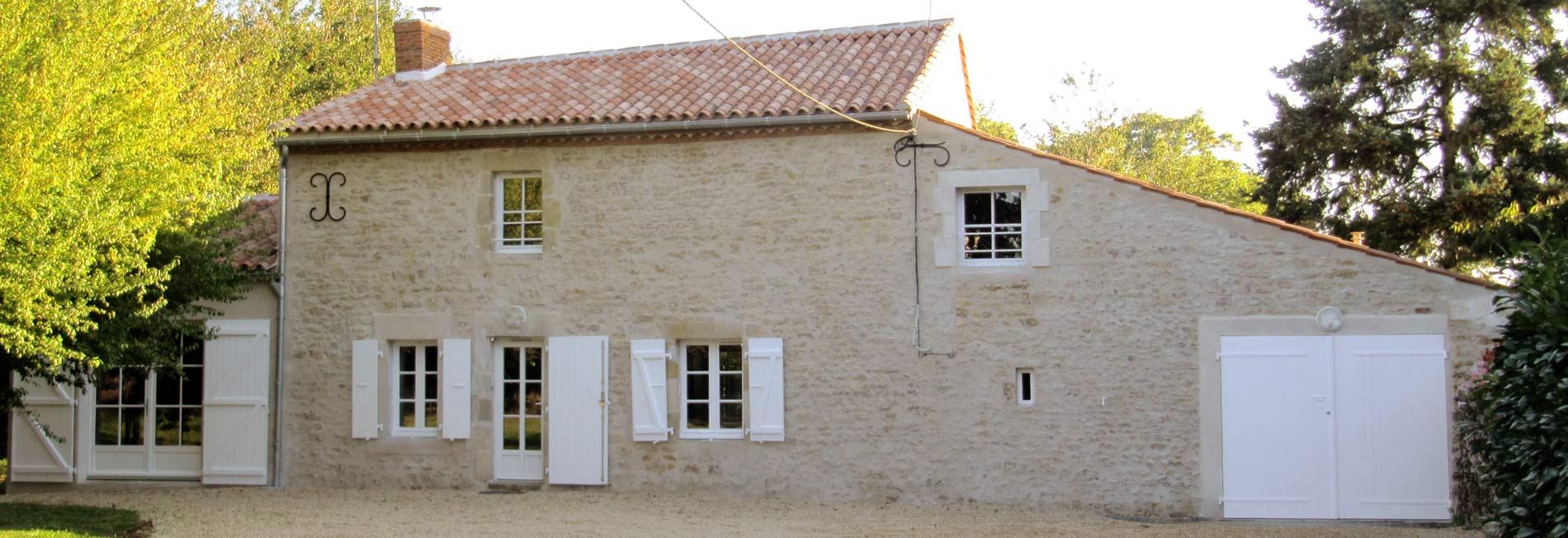 découvrez nos conseils et solutions pour la rénovation de maisons anciennes : préservation du charme authentique, amélioration de l’habitat, rénovation énergétique et budget maîtrisé. obtenez toutes les clés pour rénover votre maison ancienne en toute sérénité.