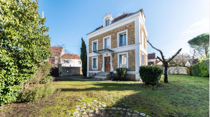 découvrez nos conseils et astuces pour la rénovation d'une maison ancienne : étapes clés, meilleures pratiques, matériaux adaptés et inspirations pour redonner vie à votre patrimoine tout en conservant son authenticité.