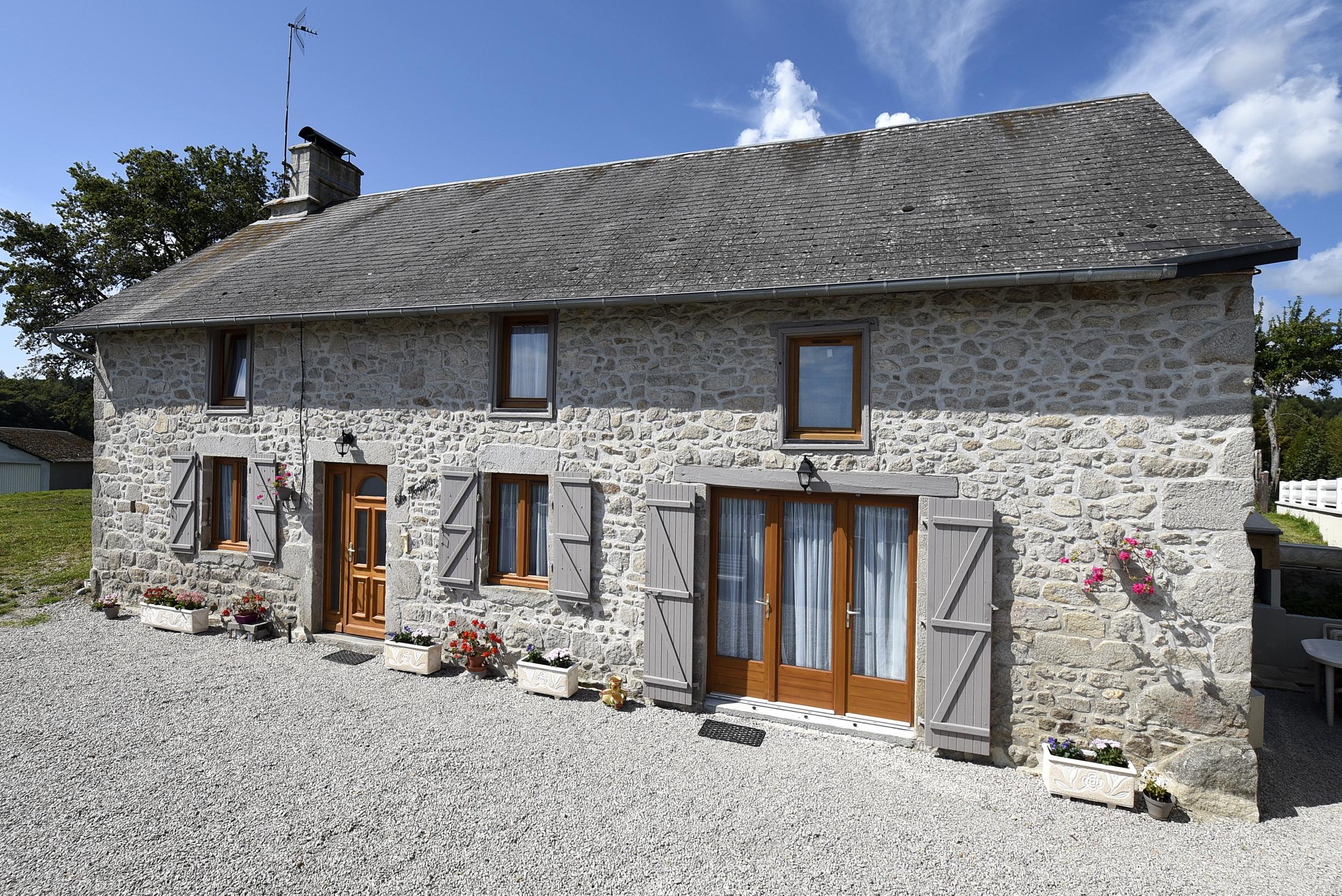 découvrez tout ce qu'il faut savoir sur le coût de la rénovation d'une maison : prix moyens, facteurs qui influencent le budget, conseils pour estimer et optimiser vos travaux.