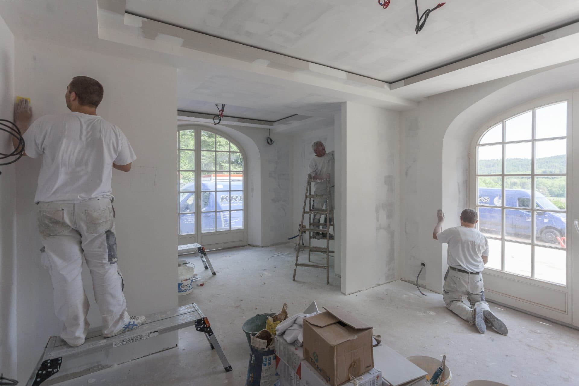 découvrez tout ce qu'il faut savoir sur le coût de la rénovation d'une maison : prix moyens, facteurs qui influent sur le budget, conseils pour économiser et réussir vos travaux en toute sérénité.