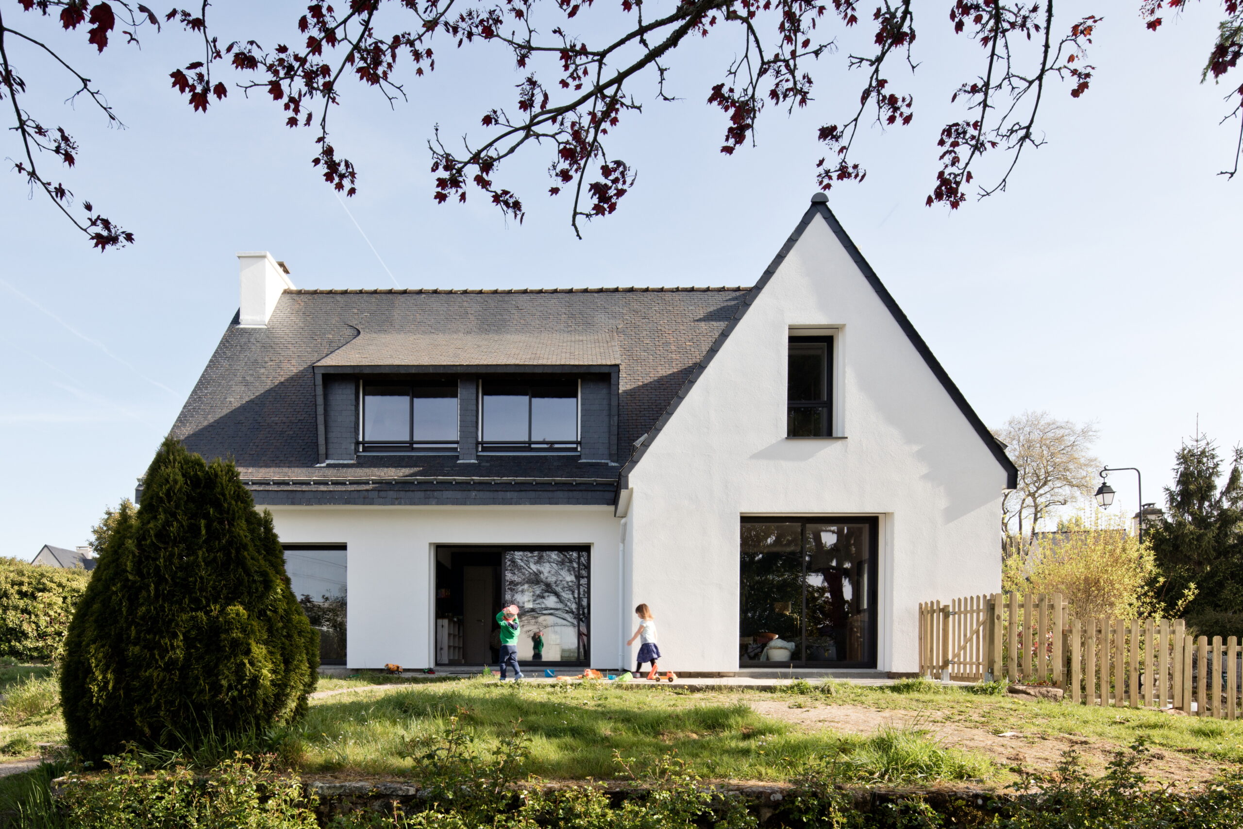 découvrez nos conseils et astuces pour réussir la rénovation de votre maison : idées, étapes clés et bonnes pratiques pour un projet sans stress et à la hauteur de vos attentes.
