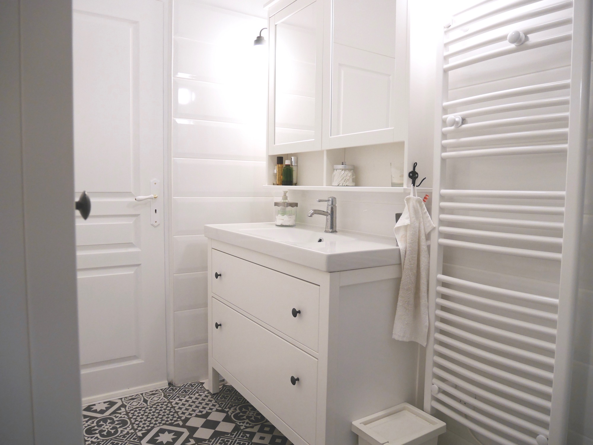 transformez votre salle de bain grâce à nos conseils et astuces de rénovation. découvrez des idées modernes pour optimiser l'espace, choisir les bons matériaux et réussir votre rénovation de salle de bain.