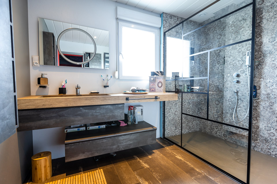 confiez la rénovation de votre salle de bain à des experts pour un espace moderne, fonctionnel et adapté à vos besoins. obtenez des conseils personnalisés et un accompagnement professionnel à chaque étape de votre projet.