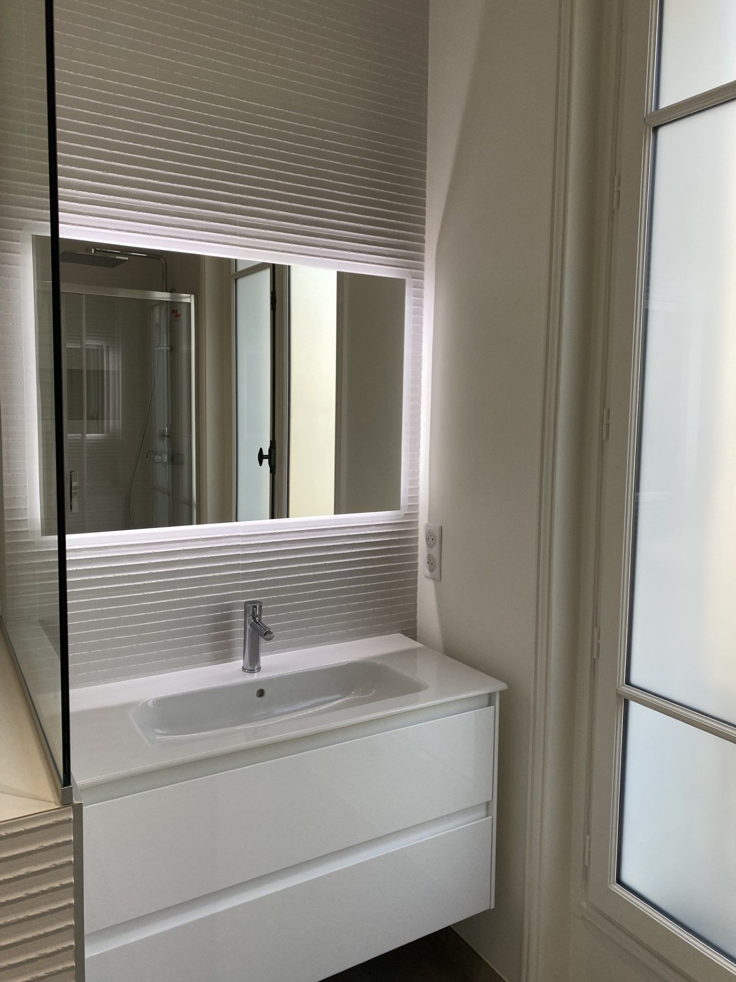 confiez la rénovation de votre salle de bain à vaucresson à des professionnels. modernisez et valorisez votre espace avec nos solutions sur-mesure. devis gratuit !