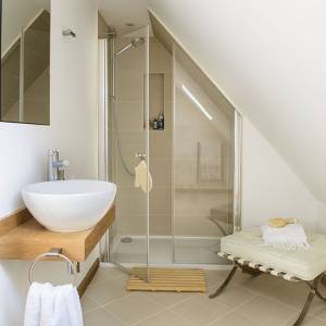 confiez la rénovation de votre salle de bain à vaucresson à des professionnels expérimentés. modernisez votre espace avec des solutions sur mesure, un accompagnement personnalisé et des matériaux de qualité. demandez votre devis gratuit !