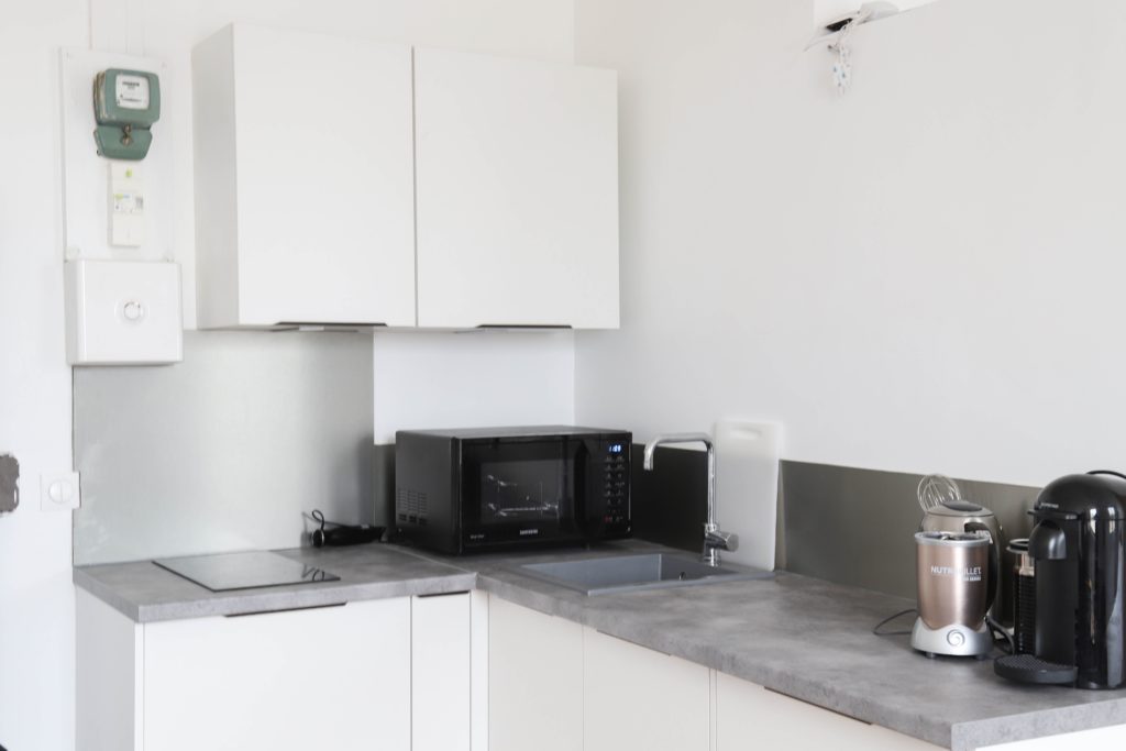 découvrez nos solutions de rénovation pour studios à paris. profitez d’un accompagnement sur mesure pour optimiser l’espace, moderniser votre intérieur et valoriser votre bien immobilier.