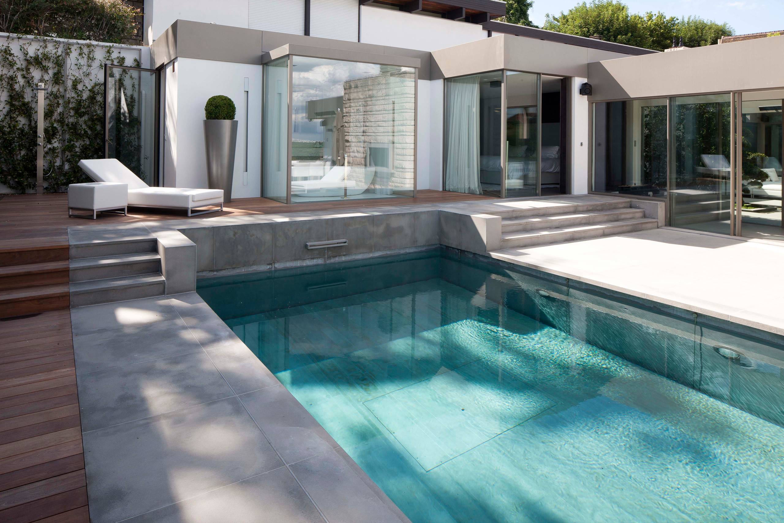 confiez la rénovation de votre villa à saint-cloud à des experts qualifiés. modernisation, travaux de qualité et accompagnement personnalisé pour sublimer votre propriété.