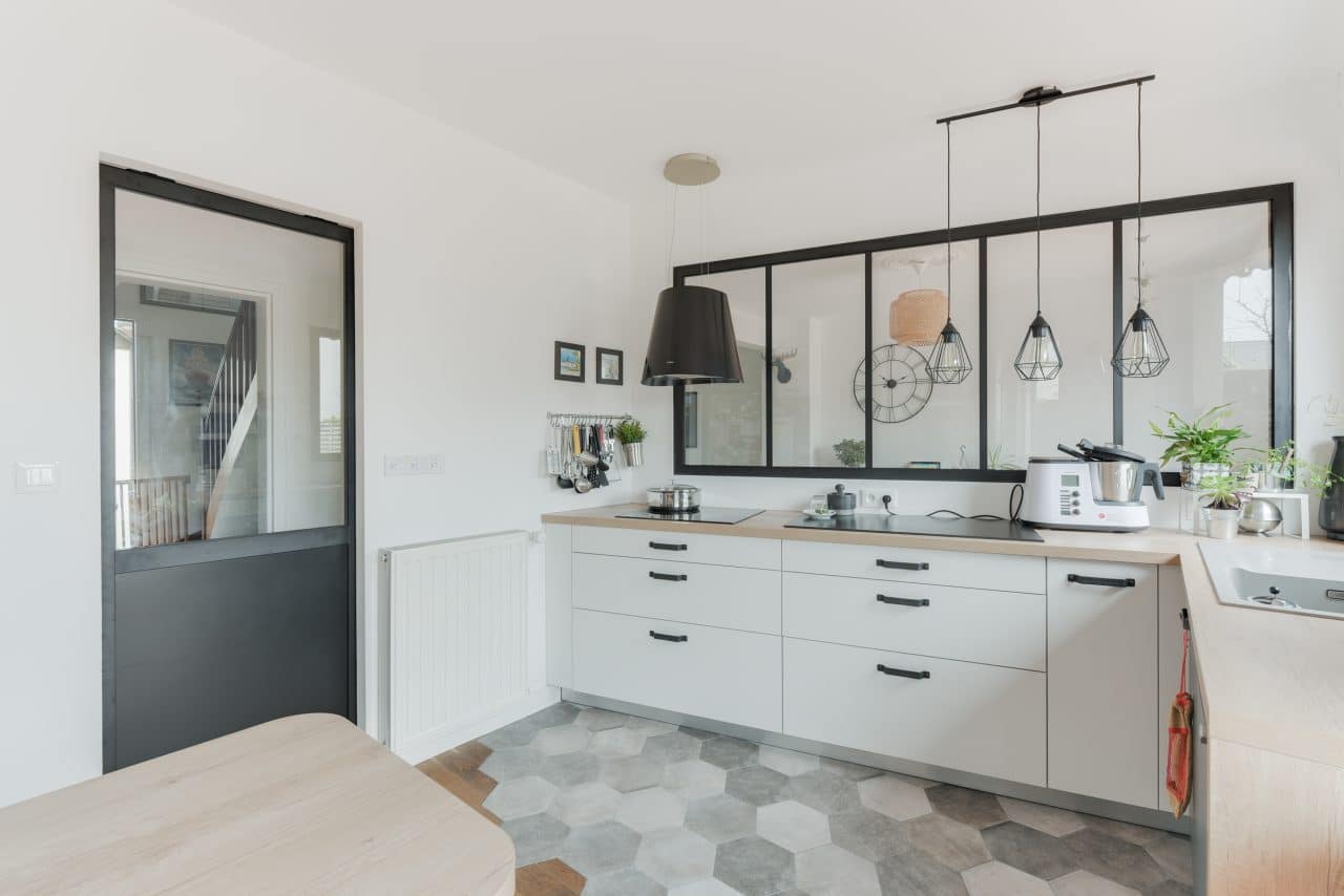 vous souhaitez rénover votre cuisine dans le 5e arrondissement de paris ? découvrez nos conseils et services pour moderniser votre espace, optimiser le rangement et bénéficier d’une rénovation sur-mesure au meilleur prix.
