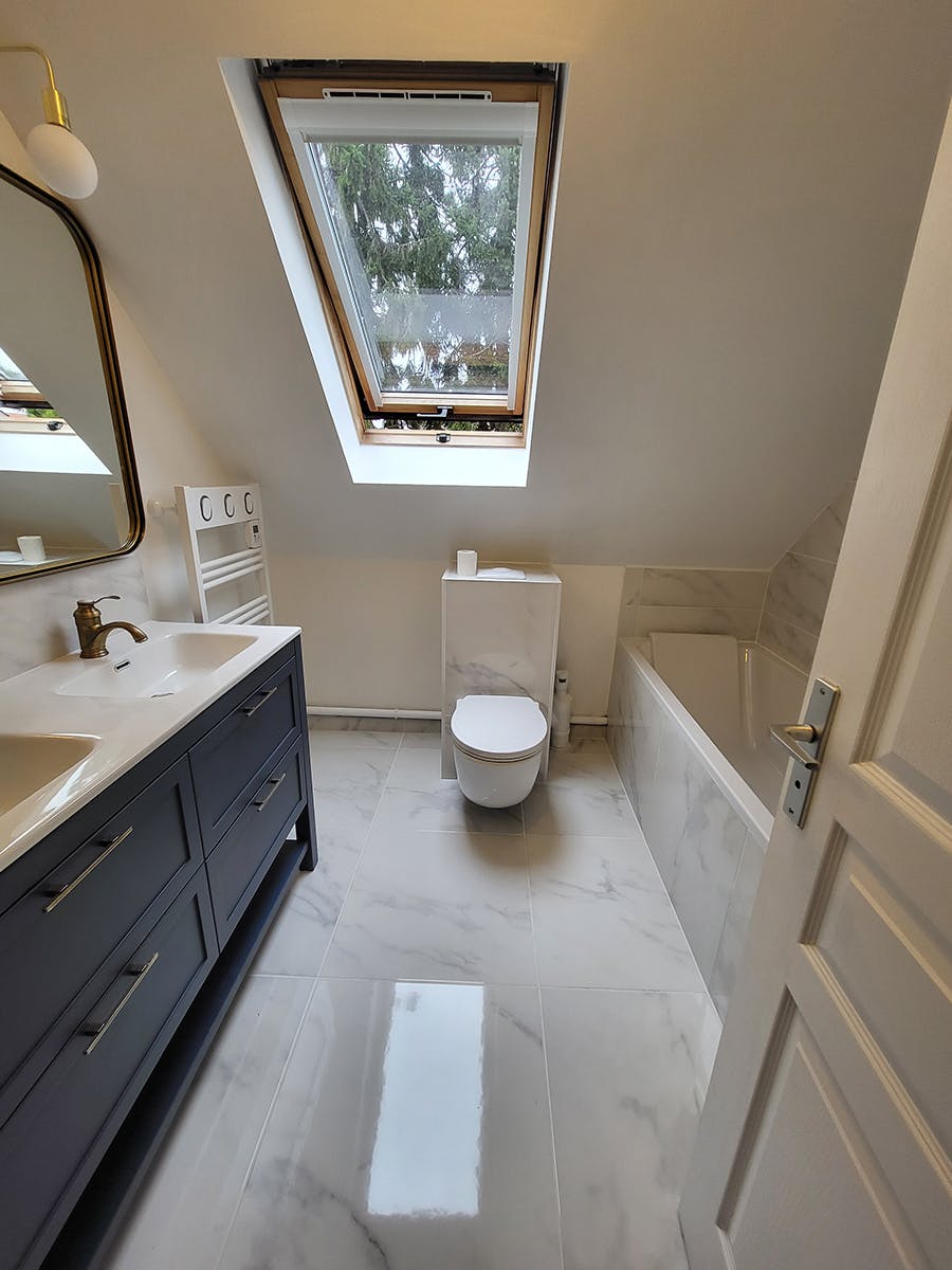 découvrez comment rénover votre salle de bain sans gros travaux grâce à des astuces simples, économiques et rapides. changez le style et l’ambiance de votre pièce facilement, sans entreprendre de gros chantiers !