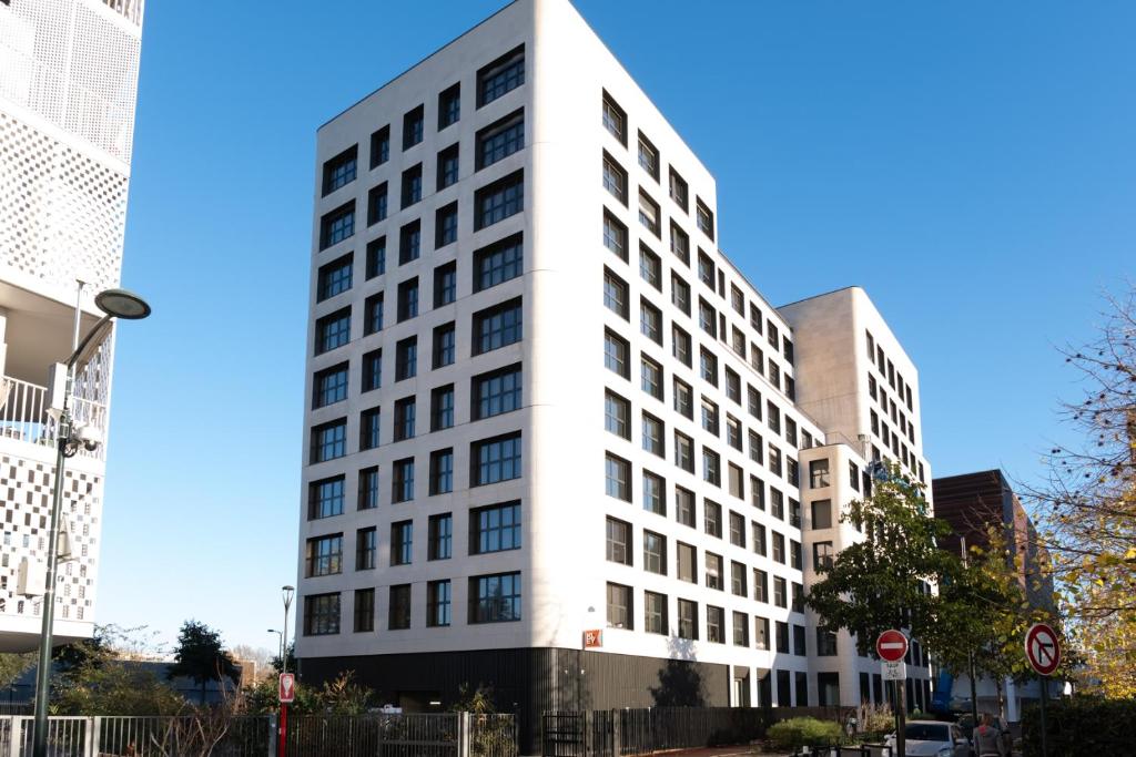 découvrez notre résidence hôtelière à clichy : des appartements confortables, des services de qualité et un emplacement idéal près de paris pour vos séjours courts ou longs, professionnels ou touristiques.