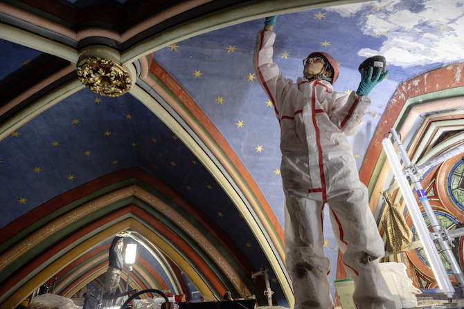 découvrez l’avancement et les coulisses de la restauration de notre-dame de paris : techniques, défis, artisans et nouvelles perspectives pour ce monument historique emblématique.