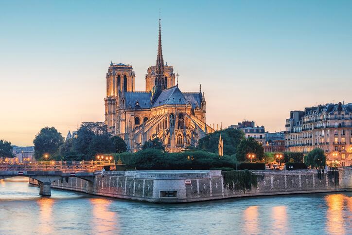 découvrez les dernières avancées de la restauration de notre-dame de paris : actualités, savoir-faire des artisans et enjeux patrimoniaux autour de ce monument emblématique en pleine renaissance.