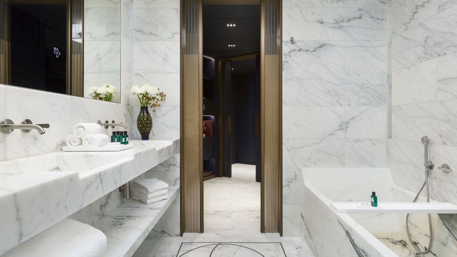 découvrez nos services de rénovation et d’aménagement de salle de bain à paris : conception sur mesure, matériaux de qualité et conseils personnalisés pour créer la salle de bain de vos rêves.