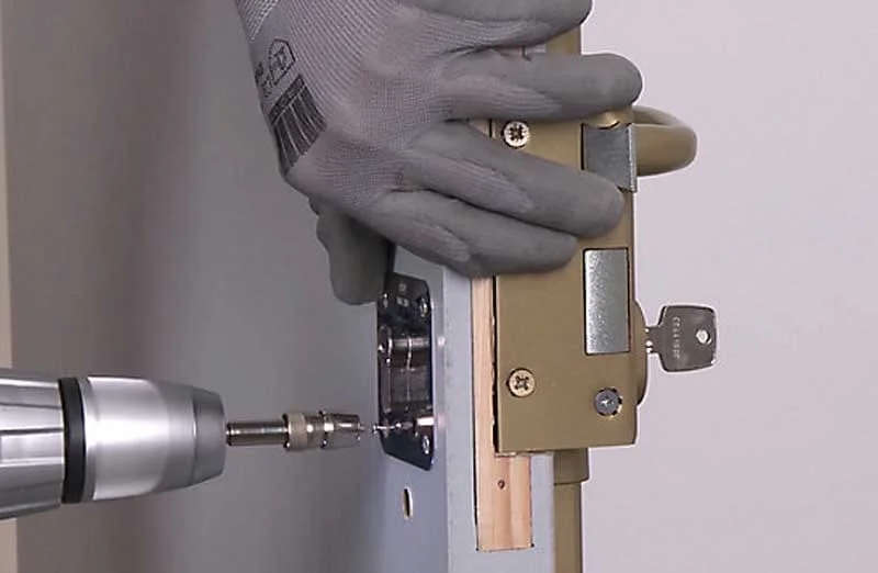 besoin d'un serrurier en urgence à vanves ? intervention rapide 24h/24 et 7j/7 pour ouverture de porte, changement de serrure et sécurisation. devis gratuit, professionnel fiable et expérimenté.