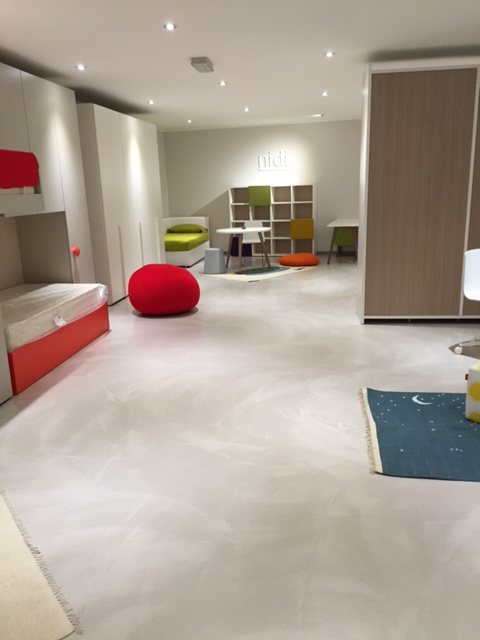 découvrez les avantages du sol en béton ciré : esthétique moderne, facilité d'entretien et grande résistance. parfait pour tous types d'intérieurs, il s'adapte à votre style et offre une finition élégante et durable.