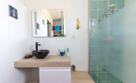 découvrez comment sublimer votre salle de bain à paris 13 avec des astuces déco, des matériaux tendances et des conseils d'experts pour un espace moderne, fonctionnel et élégant.